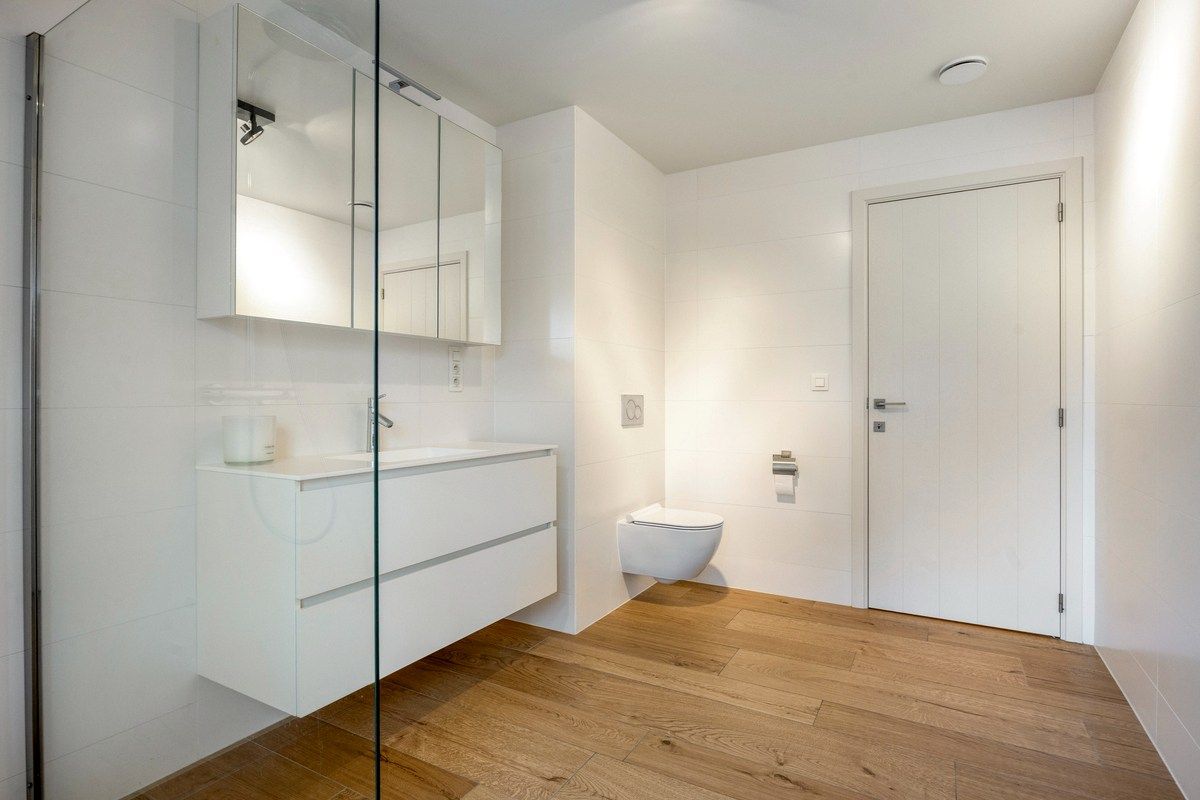 Ruim ingedeelde en kwalitatief afgewerkte villa op een mooi perceel met naastgelegen bouwgrond. foto 26