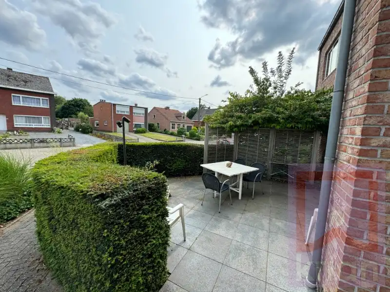 BEMEUBELD - Ruim 2-slaapkamer appartement met terras en garage. foto 10