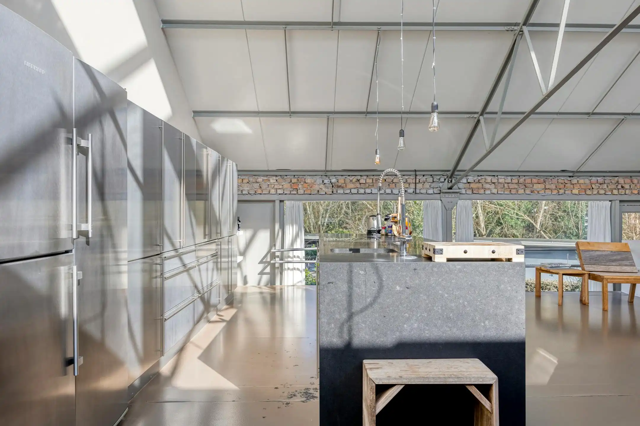 Unieke loft met binnentuin en parking te Sint-Kruis (Brugge) foto 8