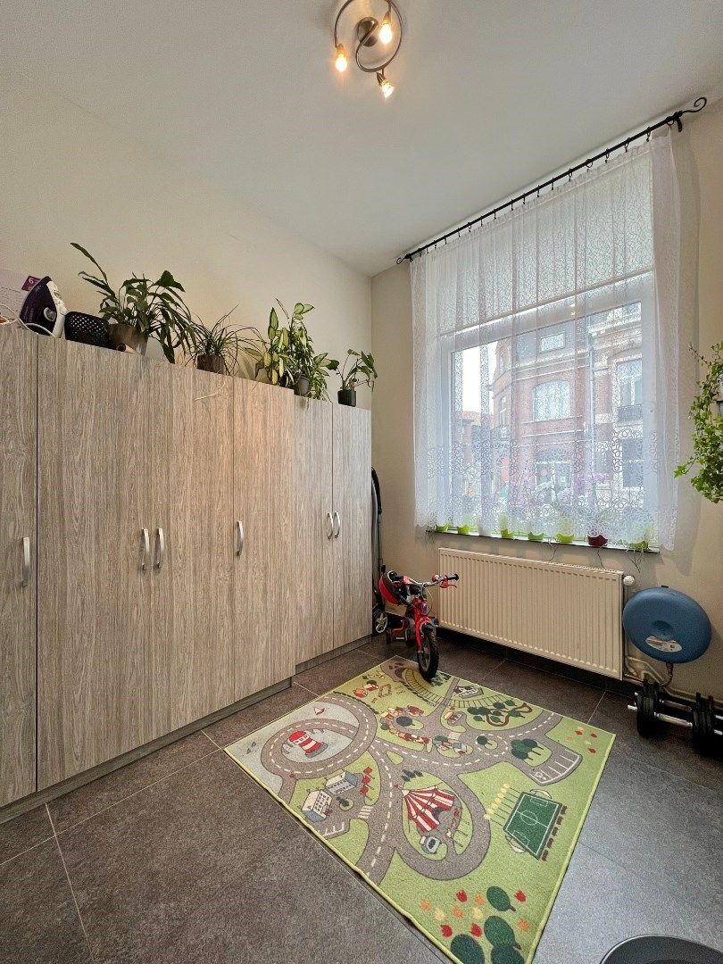 Gelijkvloers appartement met gezellige koer in het centrum van Ieper foto 7