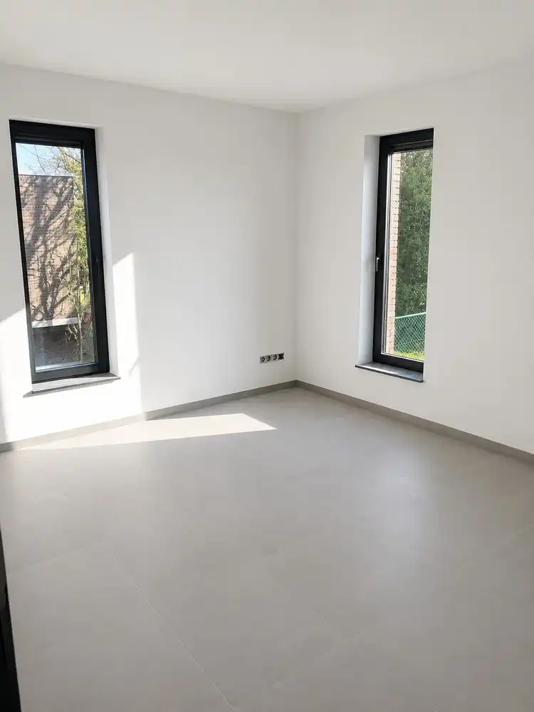 Te huur: Energiezuinig wonen in stijlvolle nieuwbouwwoning te Maaseik foto 5