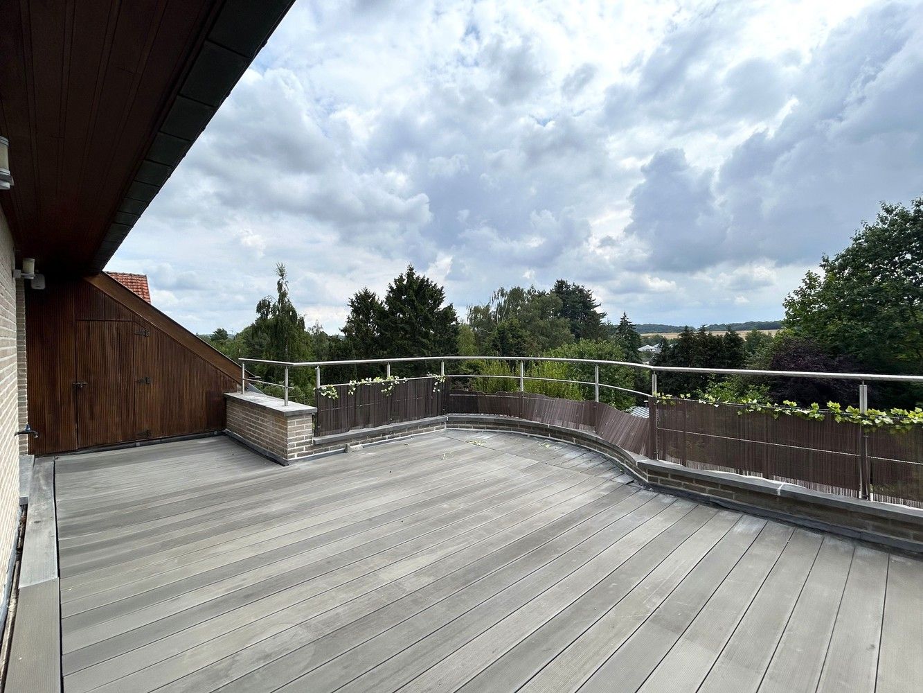 Zeer ruim duplex appartement met panoramisch uitzicht foto 16