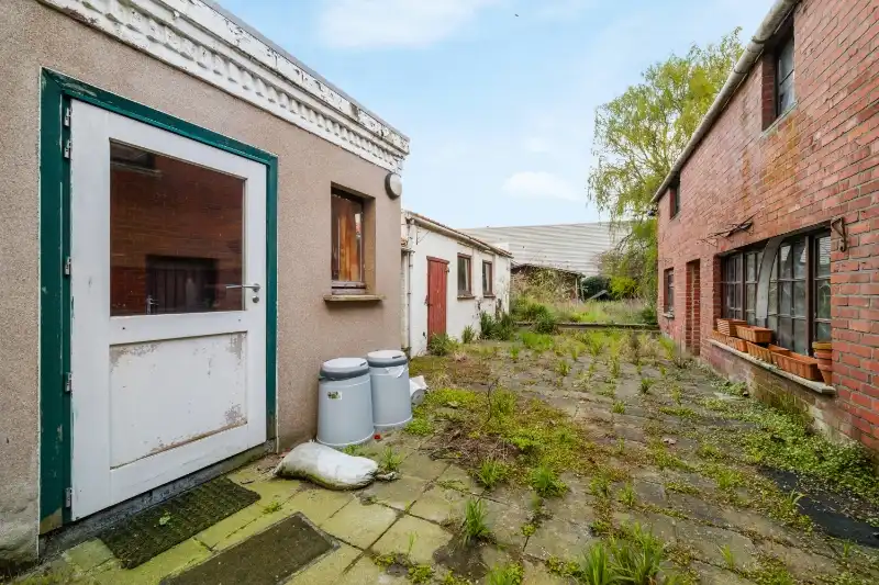 Gits :  te renoveren woning met veel potentieel op topligging.  Opp 461 m² foto 9