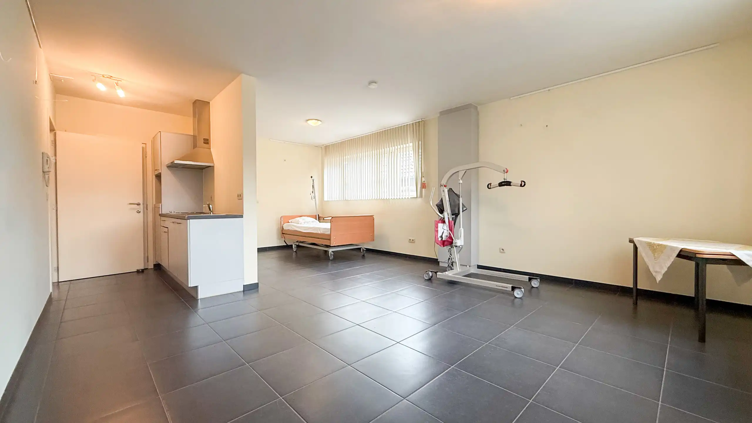 Veelzijdig investeringspand met 10 kamers, lift en kelder! foto 48