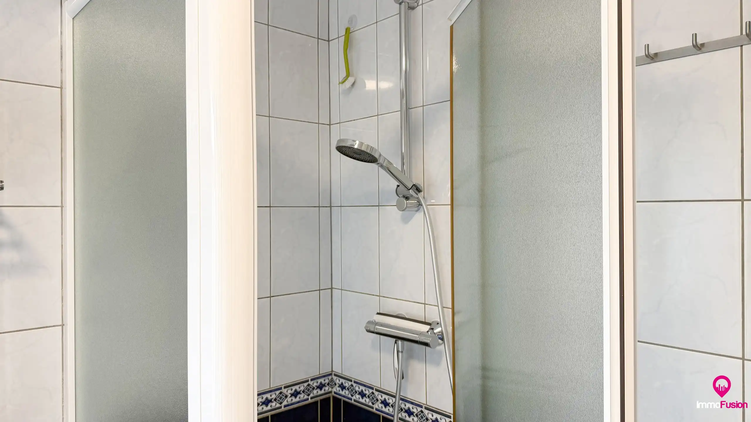 Charmante woning met 5 slaapkamers op een ruim perceel foto 26