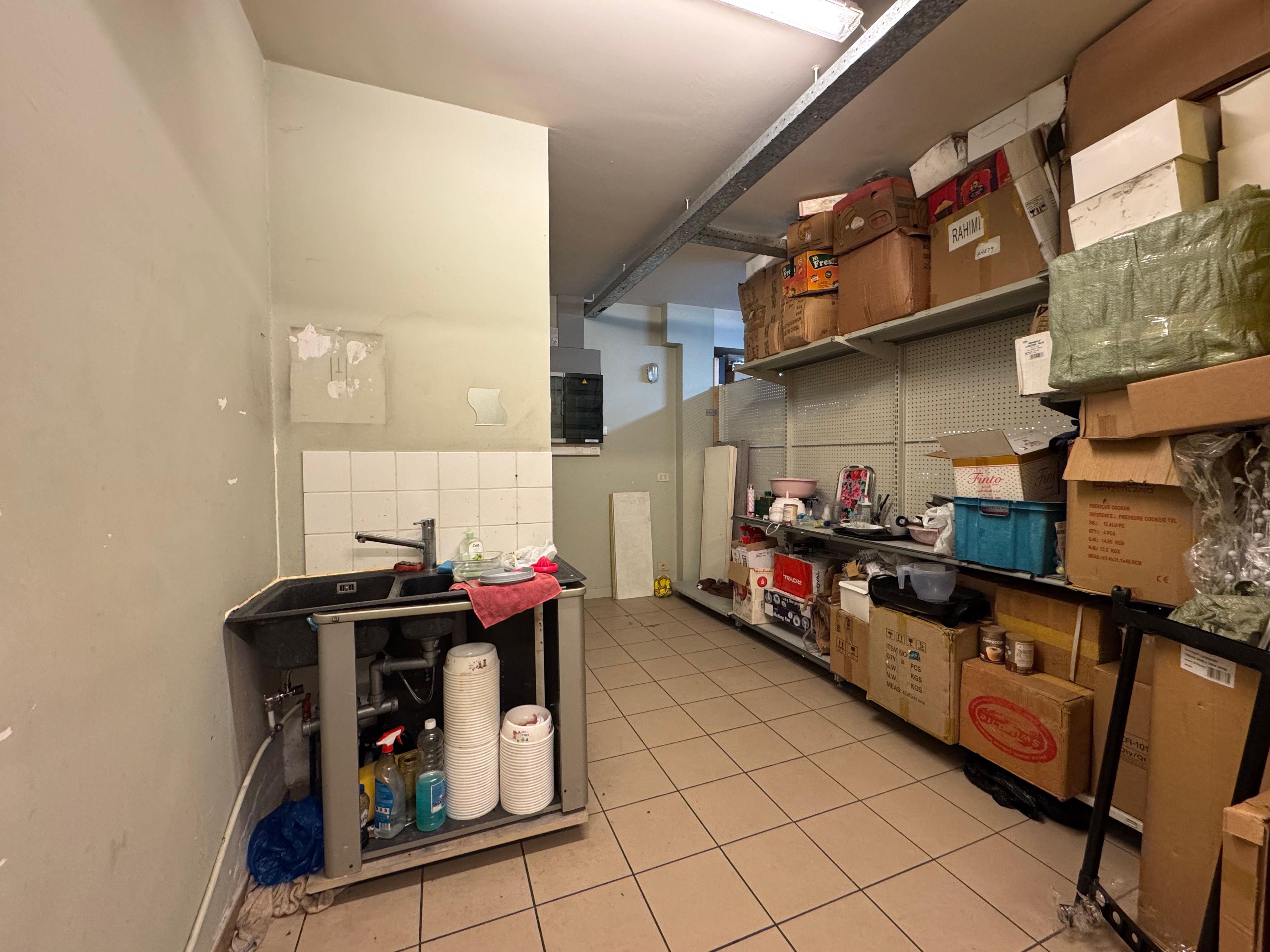 Handelsgelijkvloers 150m² + garage 20m² foto 12