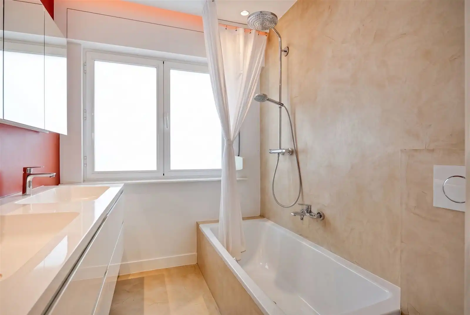 Instapklare gezinswoning met 4 slaapkamers op toplocatie in Elsdonk! foto 13
