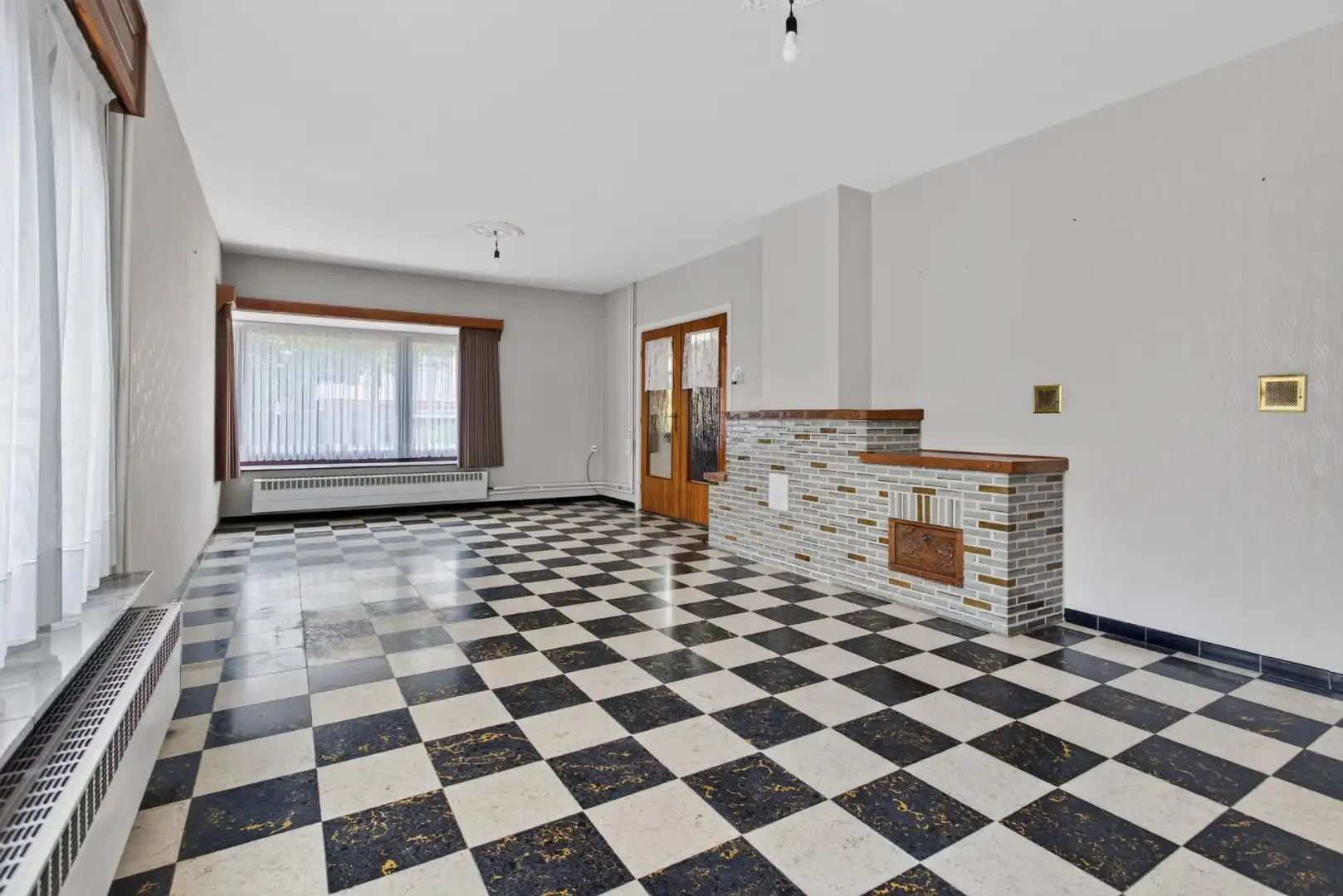 Ruime gezinswoning met 5 slaapkamers op een perceel van 23a 36ca foto 9