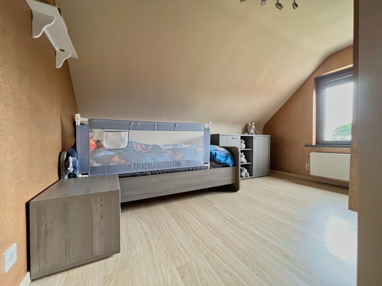 Unieke gezinswoning op 1300 m² + landelijk verzicht! foto 13