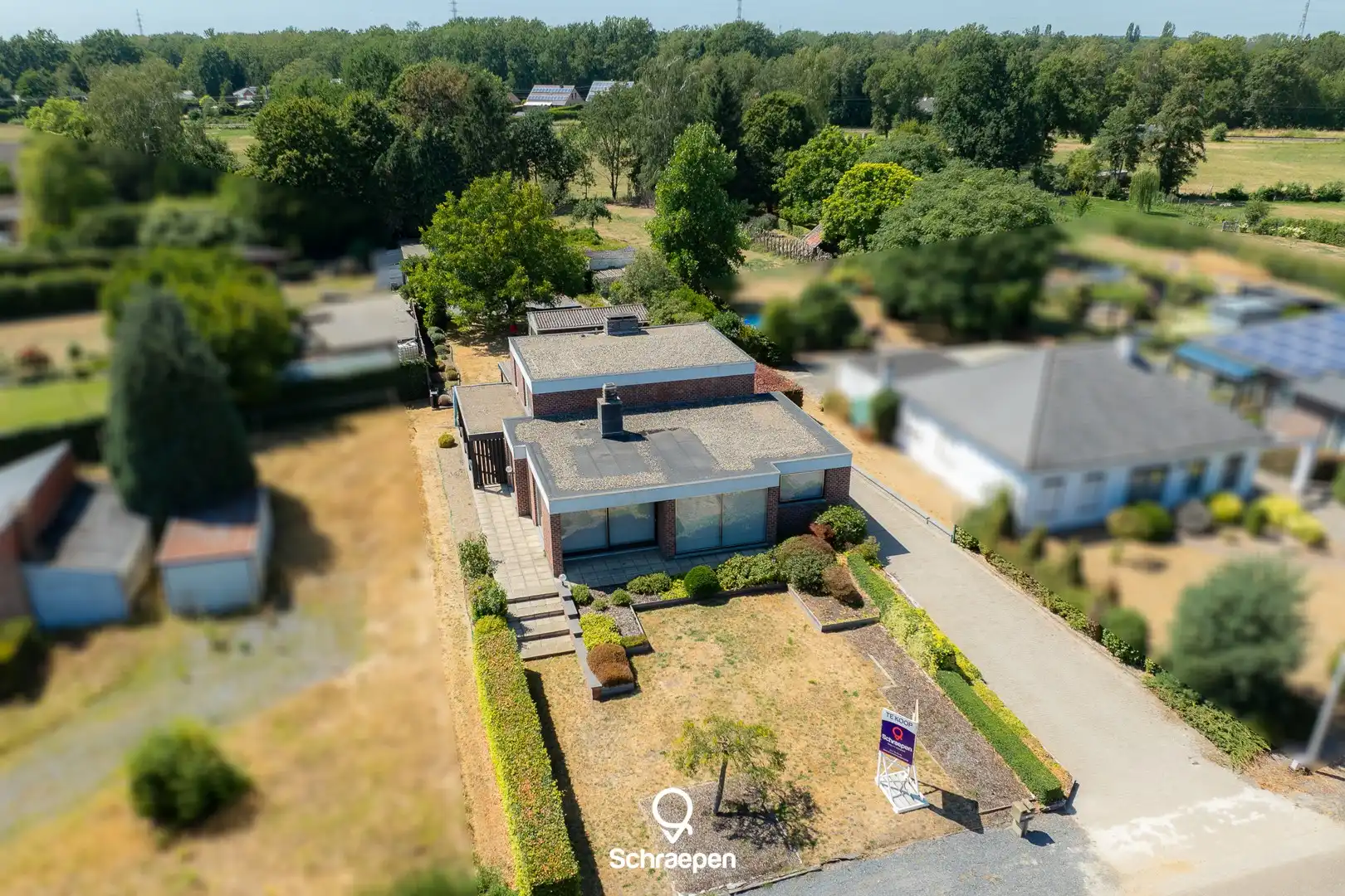 Ruime gezinswoning (237 m²) met 3 slpks op een zuidwestelijk perceel van circa 11,5 are! foto 4