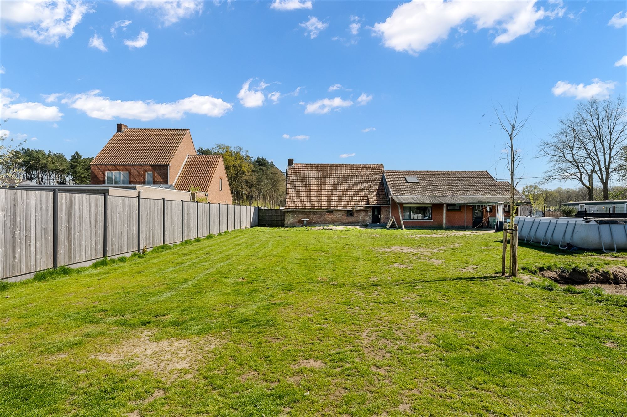 FANTASTISCH GELEGEN, DEELS GERENOVEERDEWONING OP 1817M2! foto 31