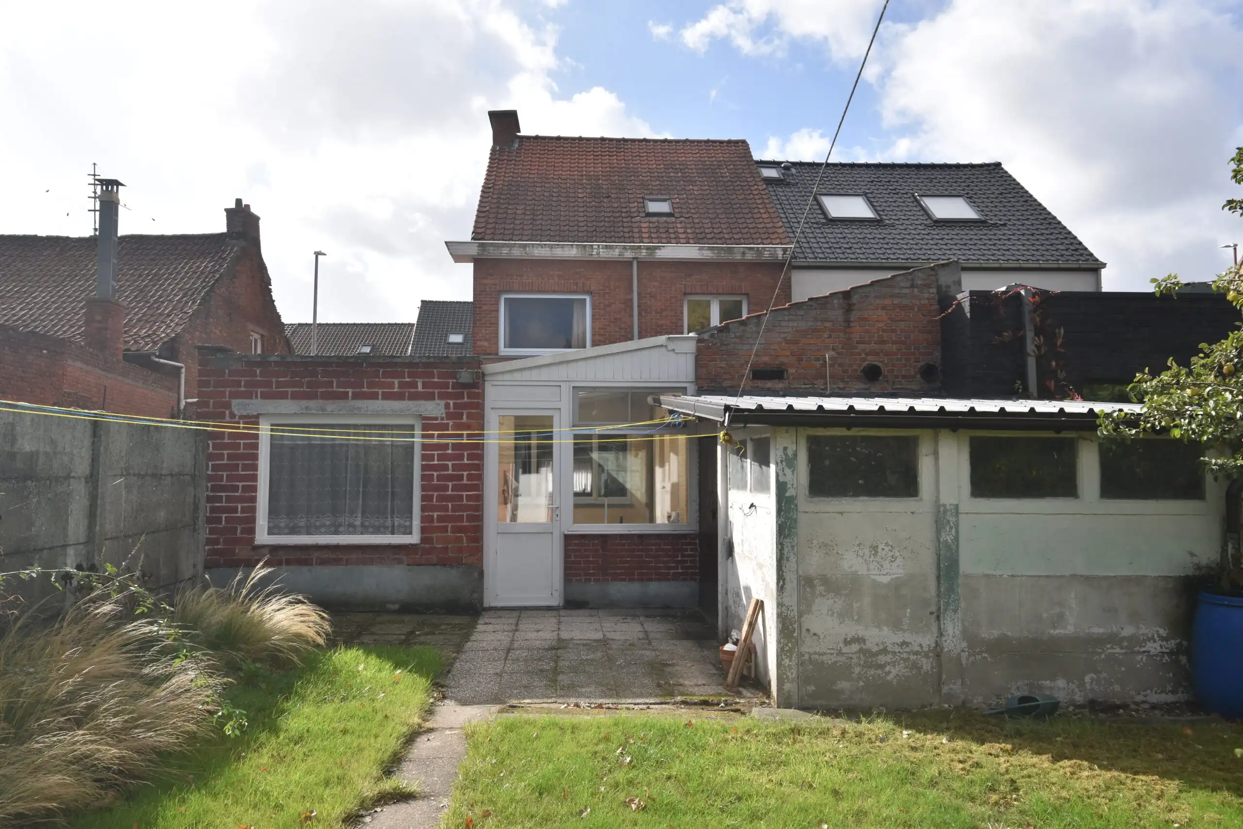 Ben je op zoek naar een gezellige renovatiewoning met uitzonderlijk veel potentieel? foto 4