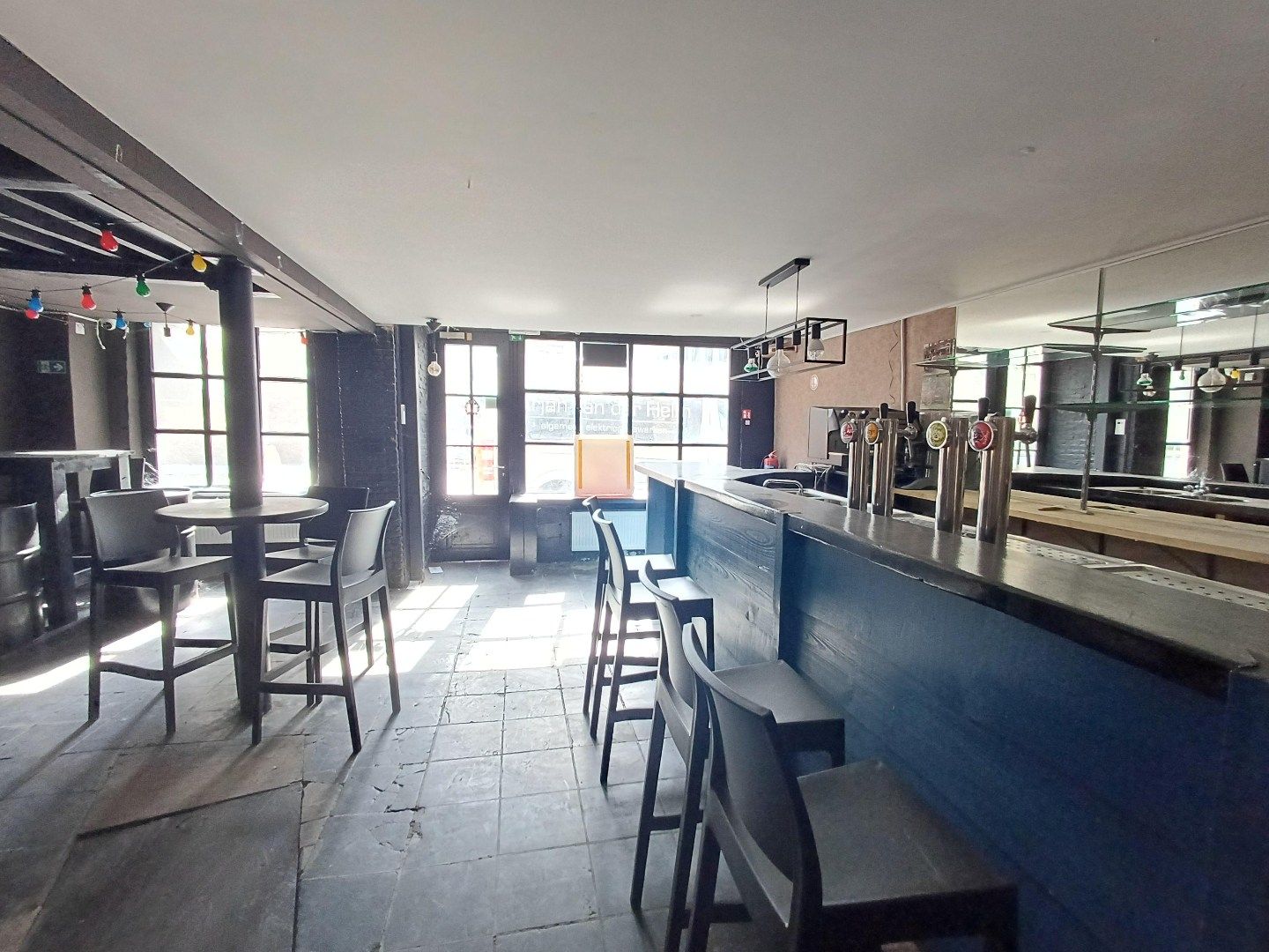 Hoekpand in het historische stadscentrum foto 4