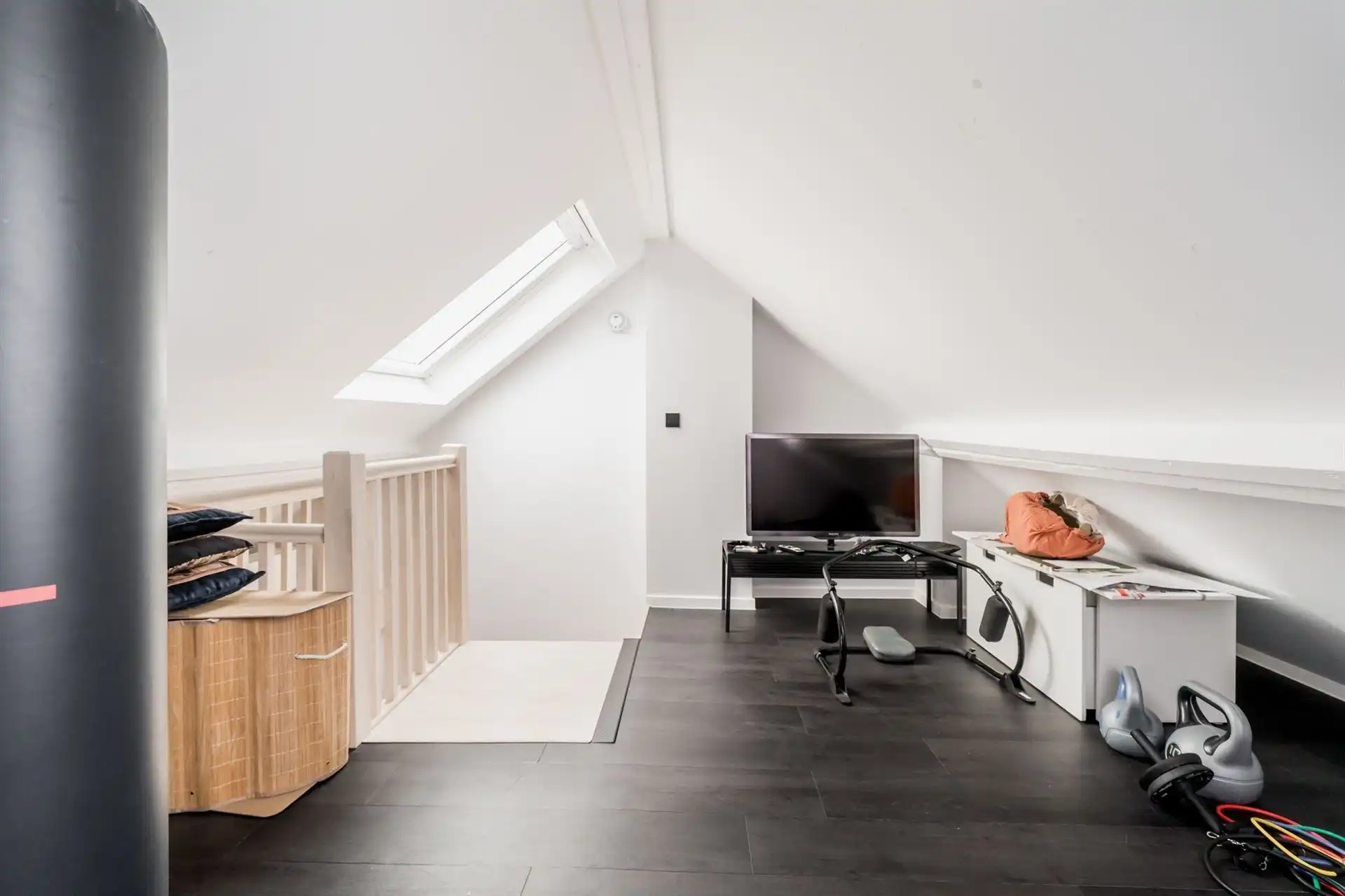 Uniek, gerenoveerd herenhuis op een toplocatie in de Europese wijk foto 25