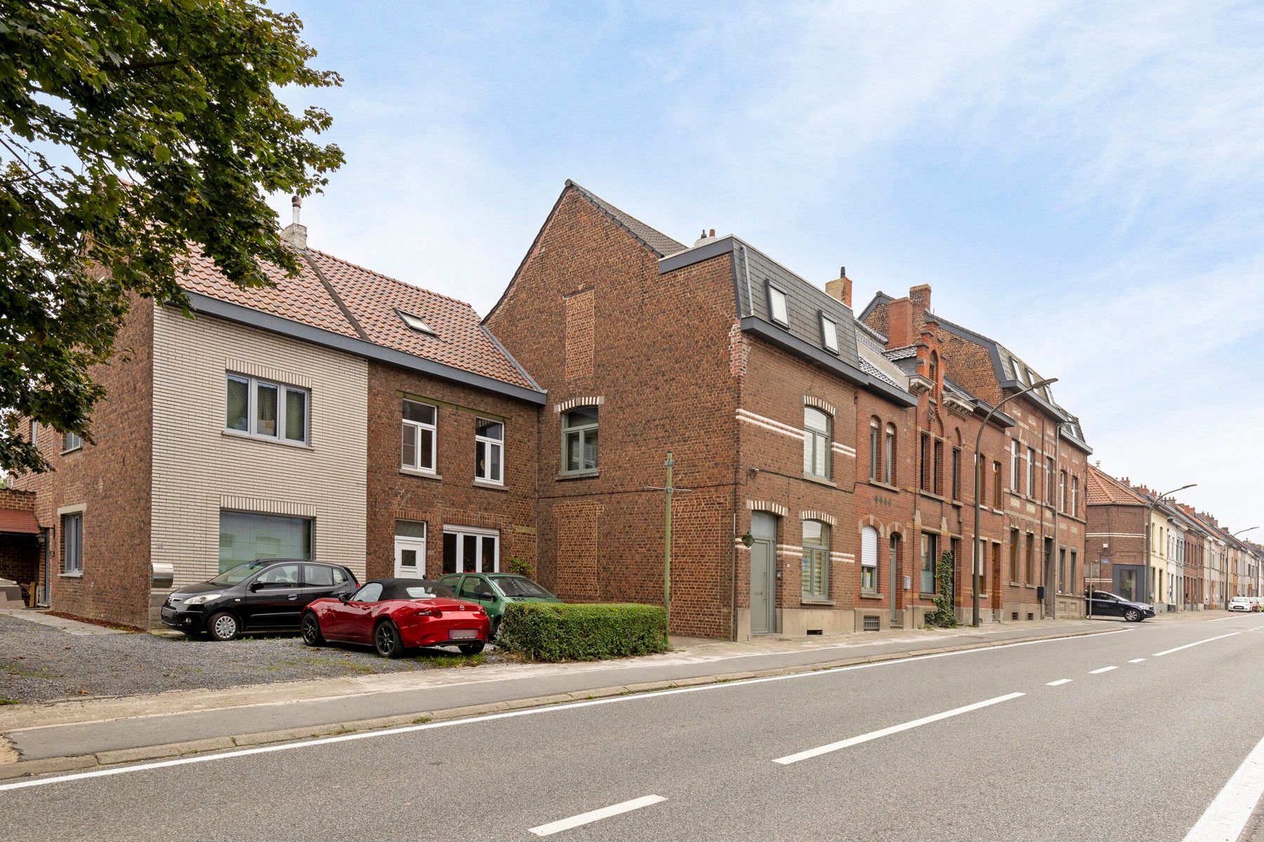 Charmant huis met 3 slaapkamers nabij centrum Halle foto 3