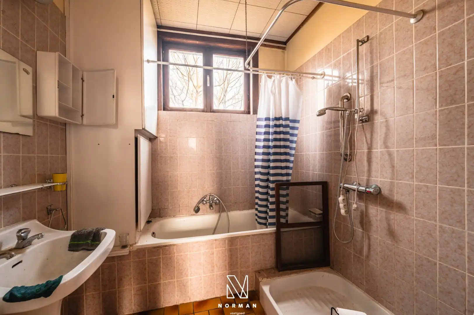 Unieke erfgoedhoeve op 33400 m² met dreef, bijgebouwen en landelijke vergezichten foto 15