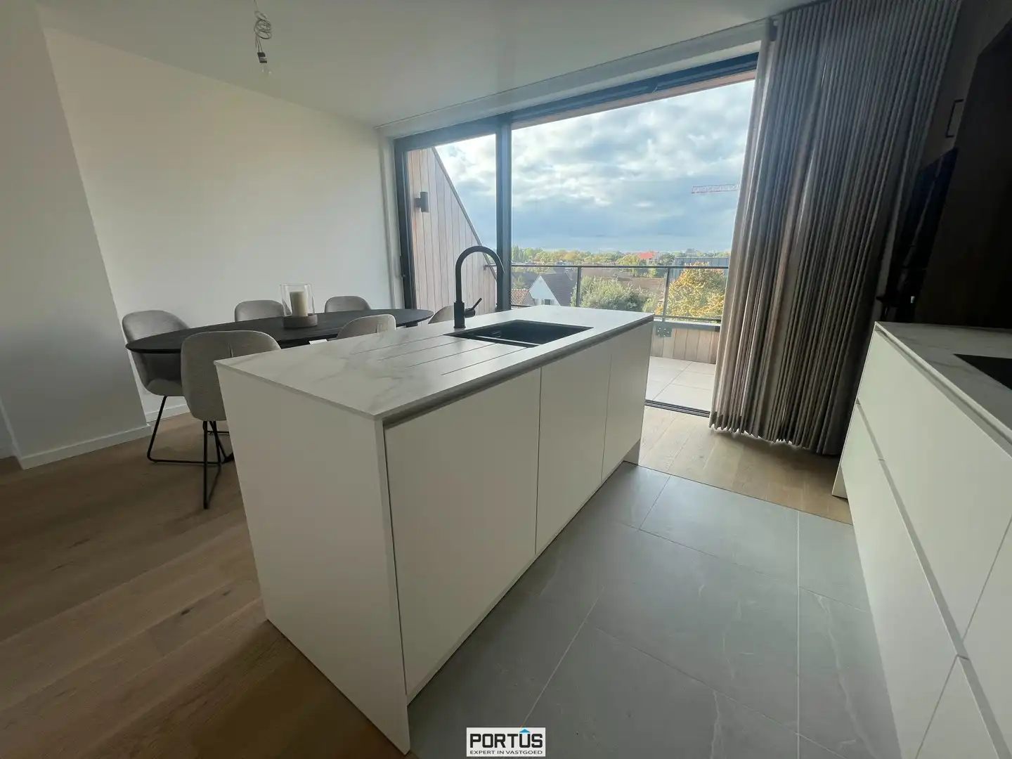 Instapklaar nieuwbouwappartement te koop met 3 slaapkamer in Residentie Portanic te Nieuwpoort foto 6