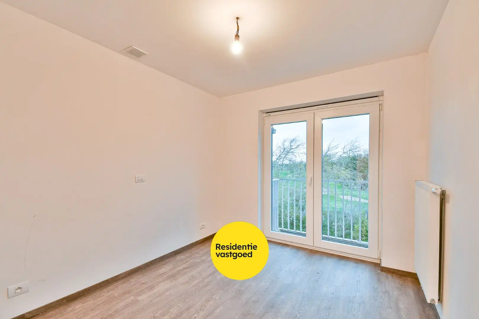 Recent duplex-appartement met standplaats foto 12