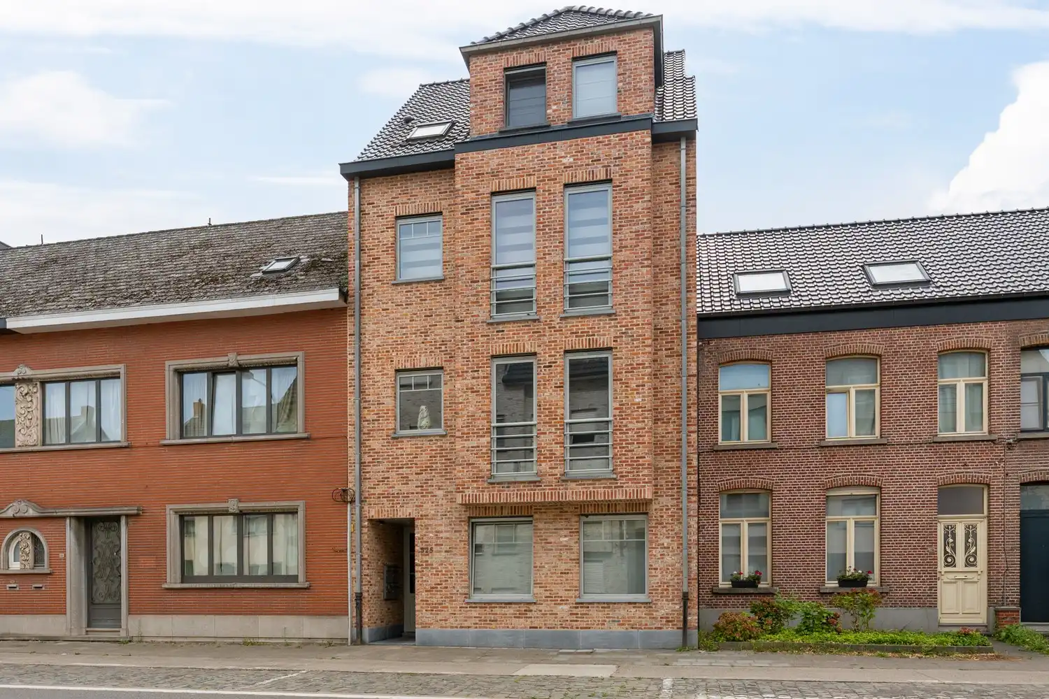 Gelijkvloers energiezuinig app. met 2 slpkrs, terras en royale tuin foto 32