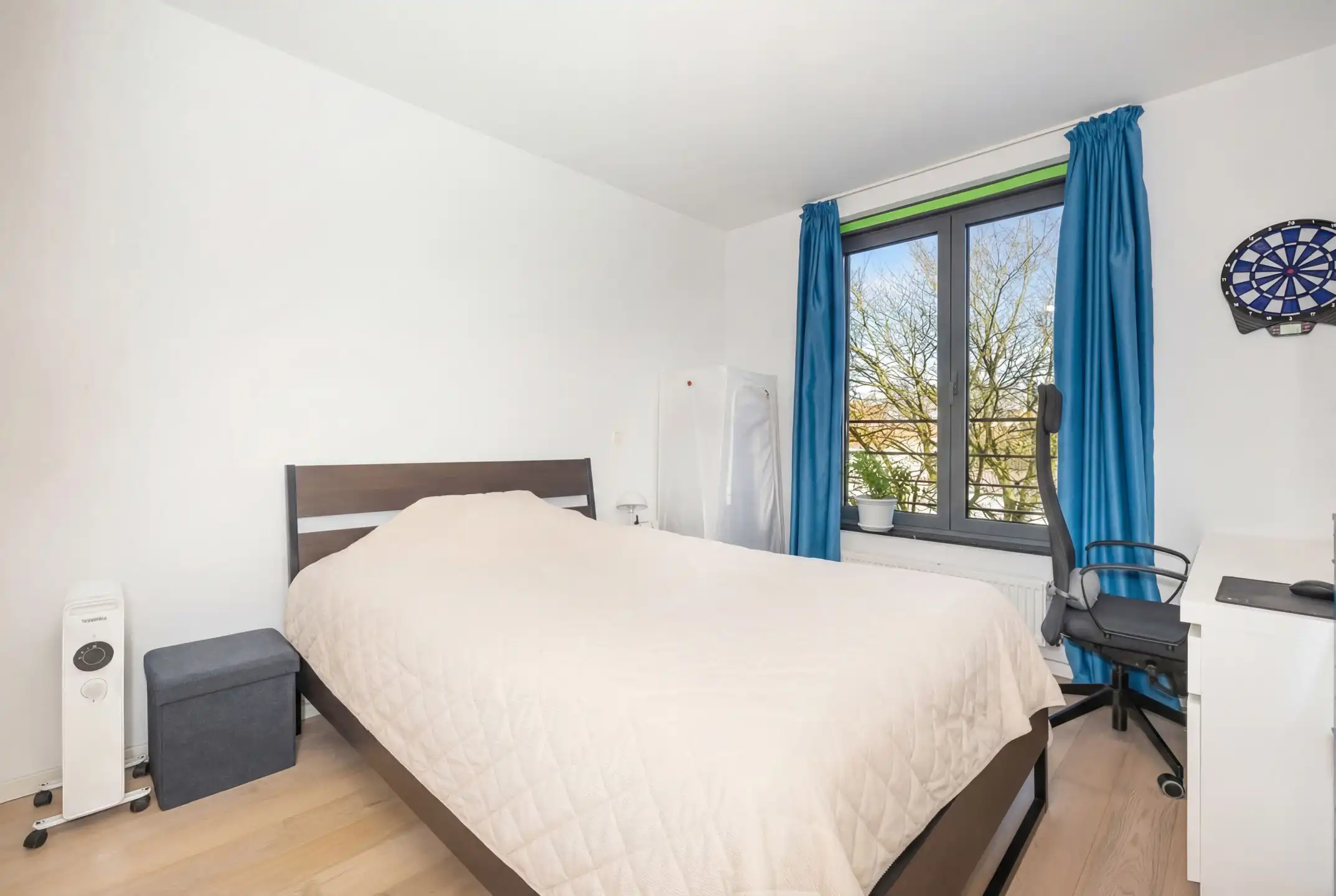 Op een steenworp van de NAVO foto 11