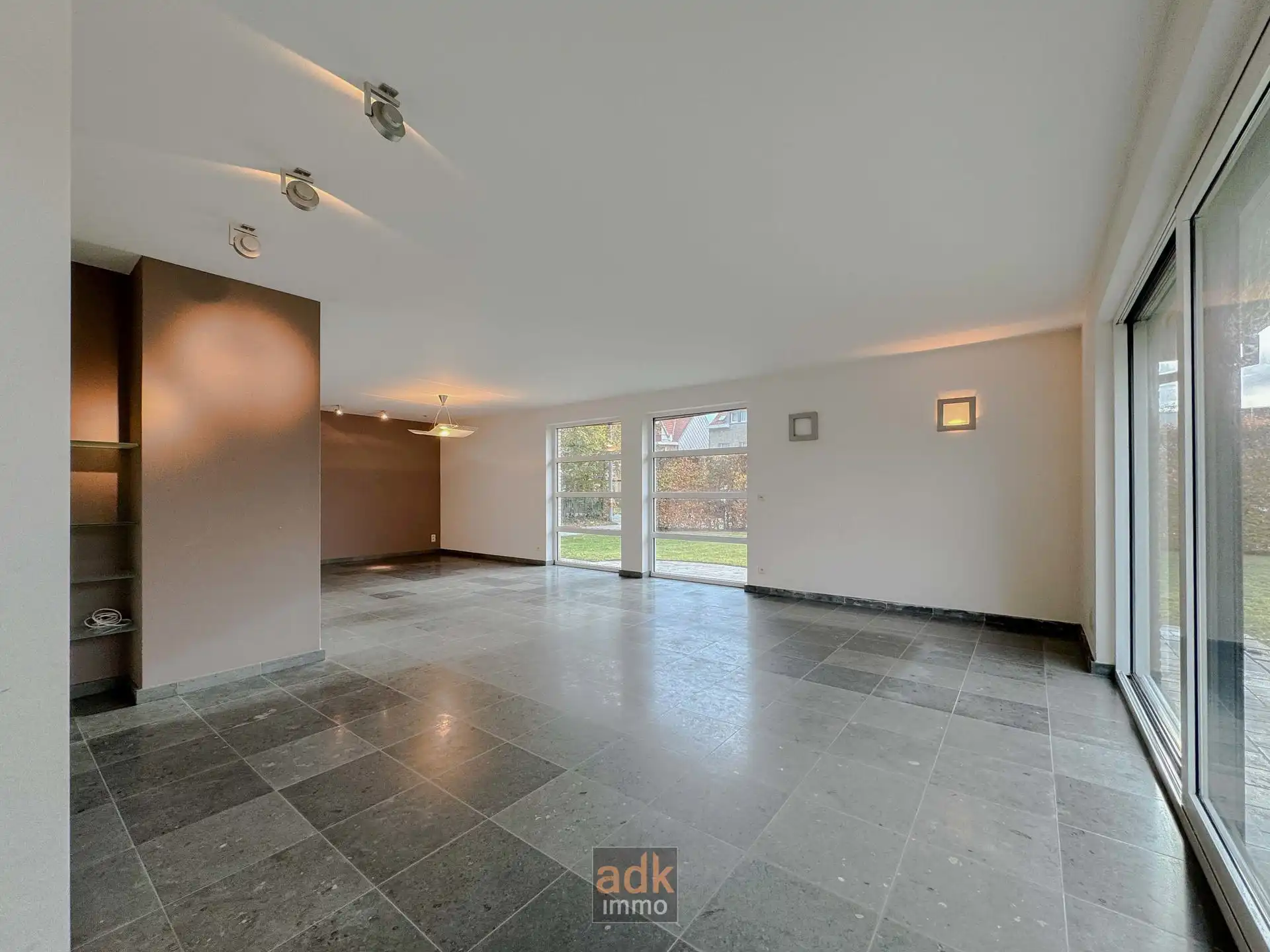 Lichtrijke villa aan de duinen op 908 m² foto 3