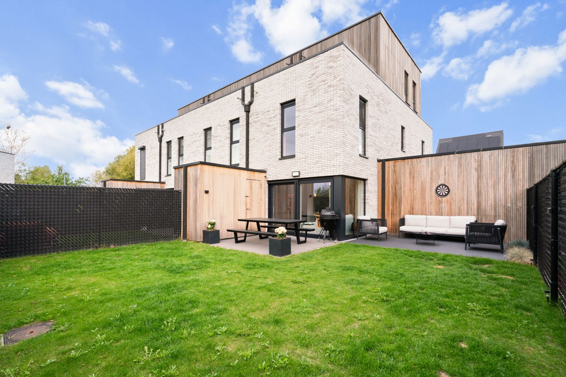 Te koop instapklare nieuwbouwwoning (aankoop met registratierecht = mogelijkheid voor 2%). foto {{pictureIndex}}