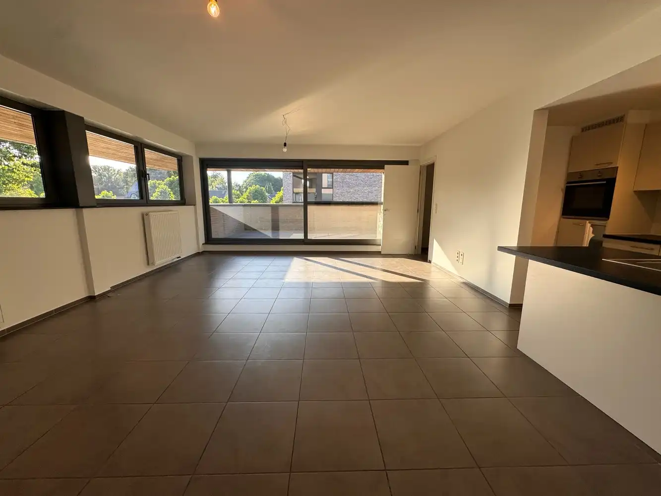 Te huur – Ruim en lichtrijk appartement met 2 slaapkamers in het centrum van Zutendaal foto 3