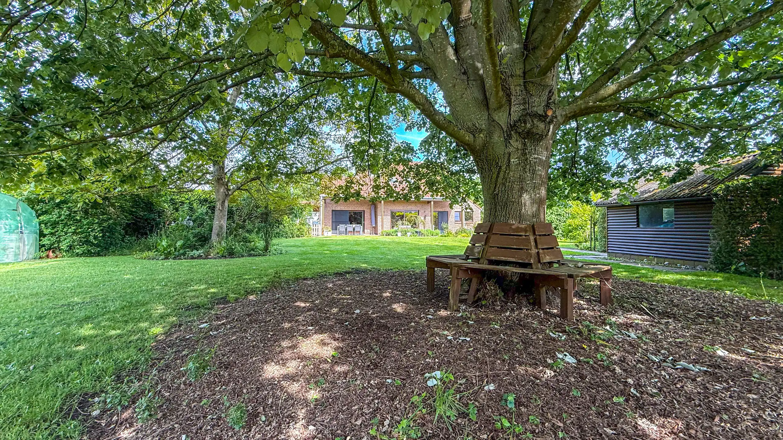Ruime gezinswoning met 4 slaapkamers en prachtige tuin foto 48