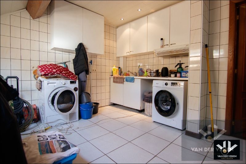 Zeer ruime gezinswoning met tal van mogelijkheden in Houthalen foto 29