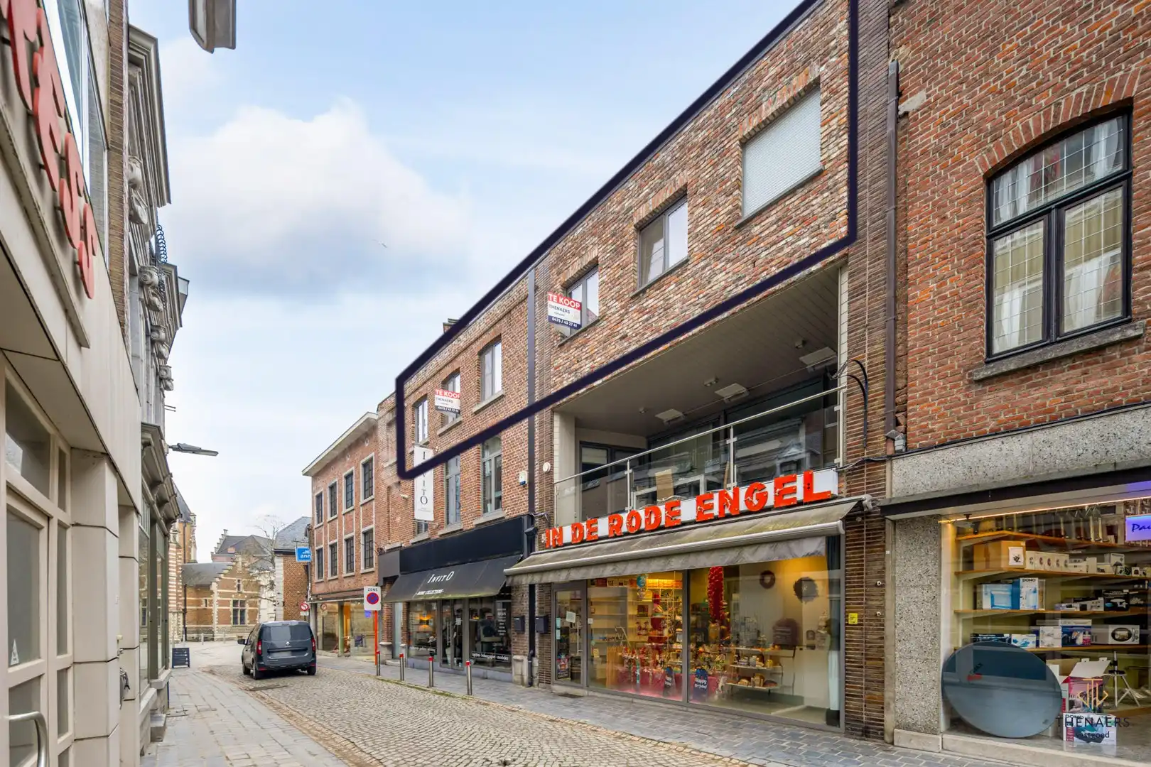 Luxueus wonen in het hart van Sint-Truiden – een unieke kans! foto {{pictureIndex}}