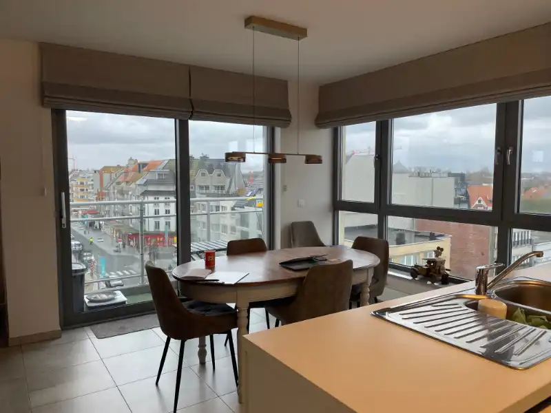 Charmant duplex-appartement met mooie, ruimte terrassen in hartje Koksijde-Bad! foto 3