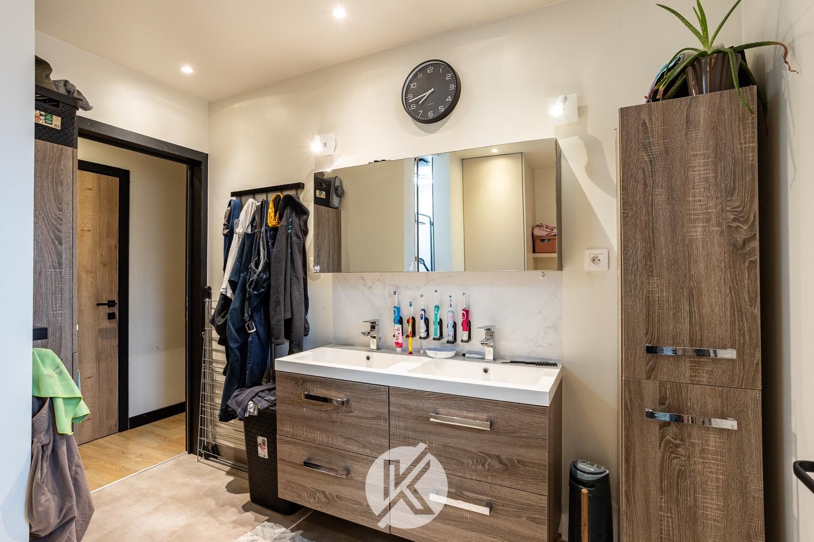 Instapklare gezinswoning met 5 slaapkamers foto 10