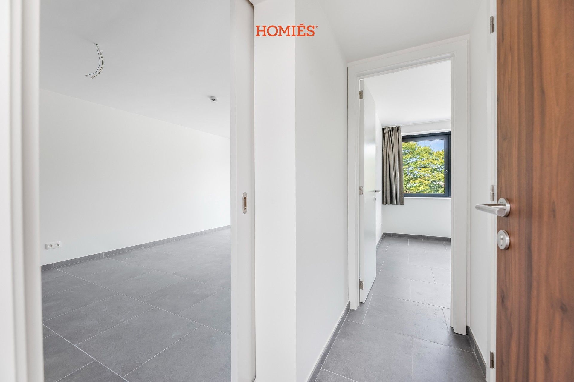 Gloednieuw gemeubeld één-slaapkamer appartement foto 7