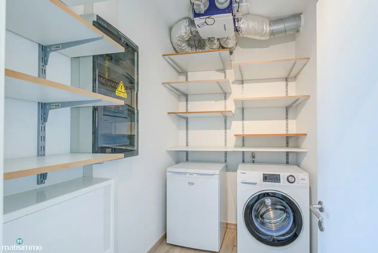 MODERN AFGEWERKT APPARTEMENT MET OVERDEKT TERRAS, KELDERBERGING EN RUIME AUTOSTAANPLAATS NABIJ HASSELT CENTRUM foto 11
