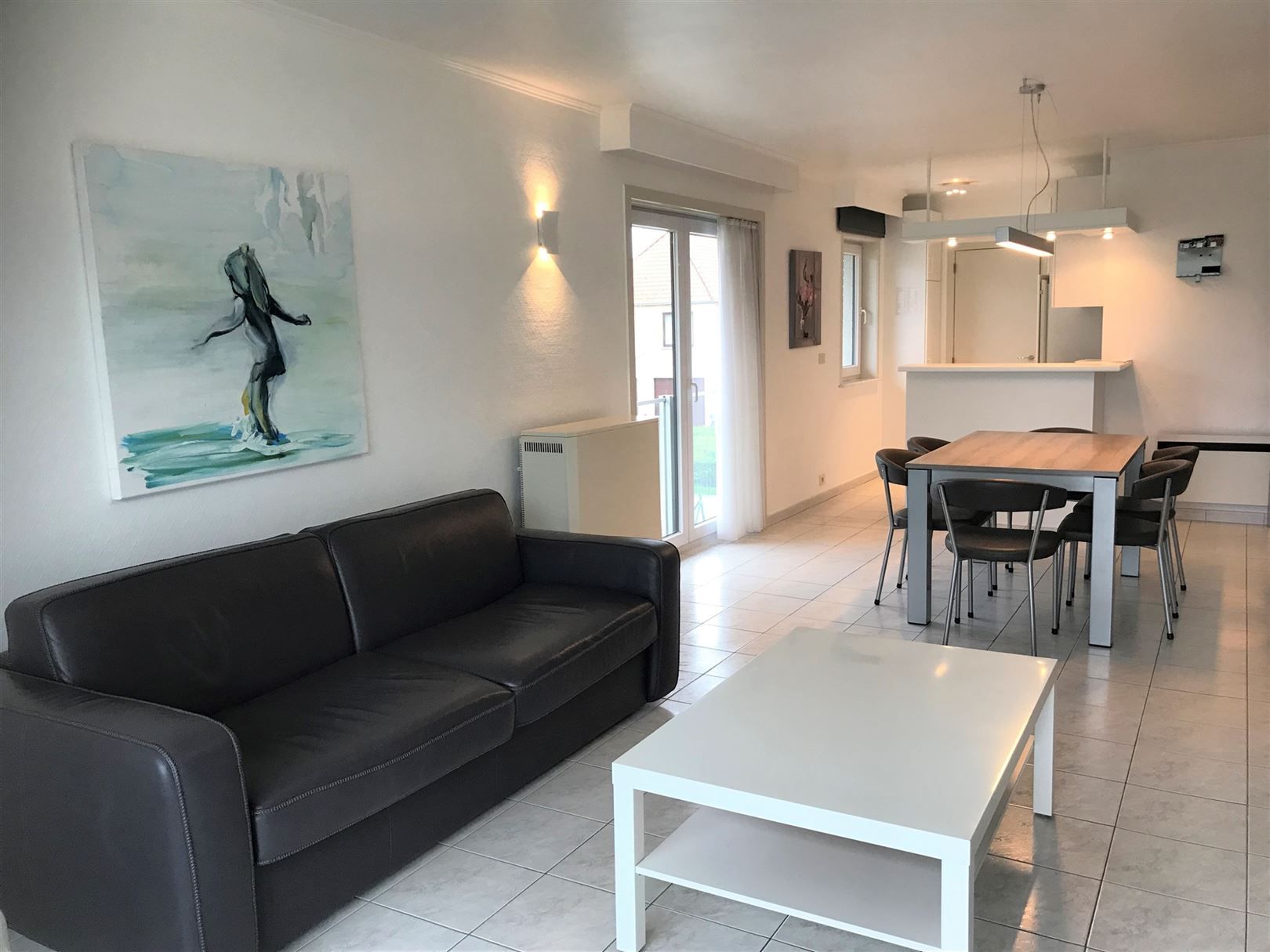 2 slaapkamerappartement te huur met garage foto {{pictureIndex}}