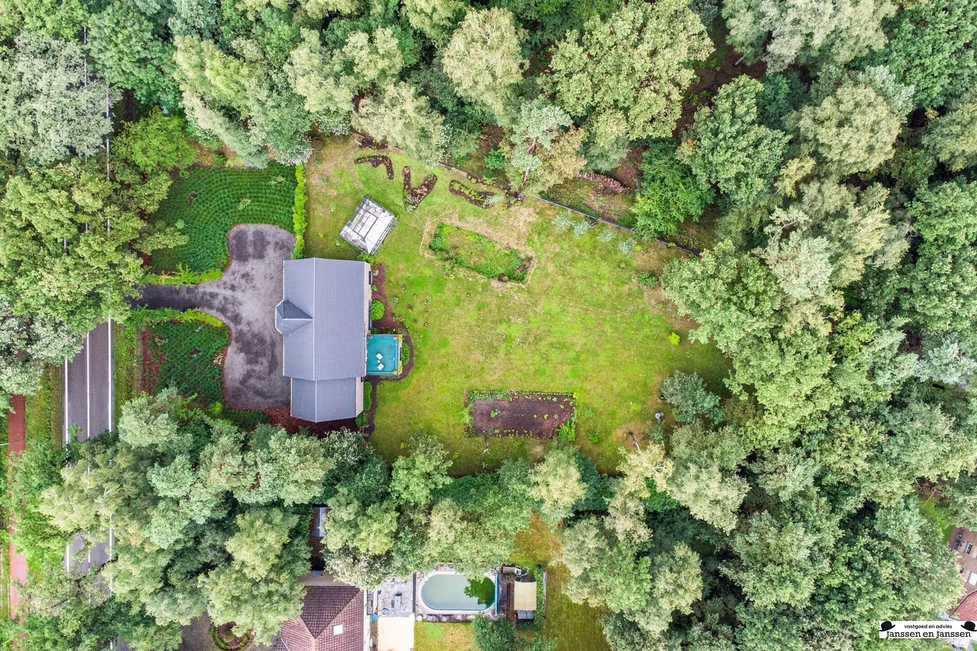 Zeldzame nieuwbouwwoning op een perceel van 40 are met imposante tuin in Kapellen  foto 36