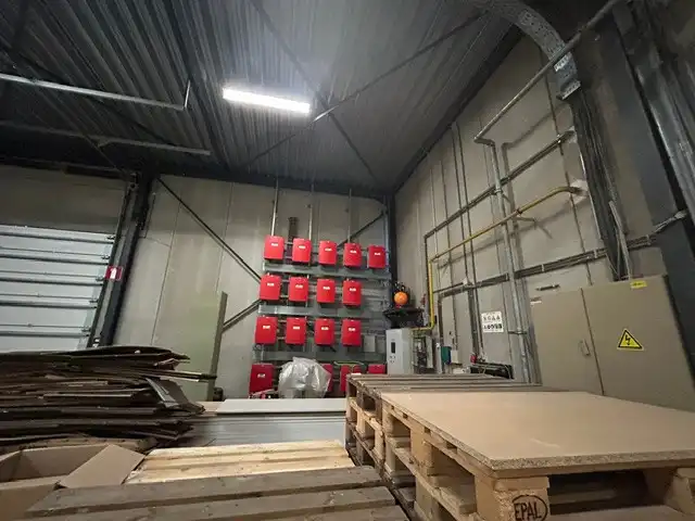 REPRESENTATIEF BEDRIJFSGEBOUW MET KANTOREN EN DUURZAME ENERGIE OP TOPLOCATIE TE HEUSEN - ZOLDER foto 9