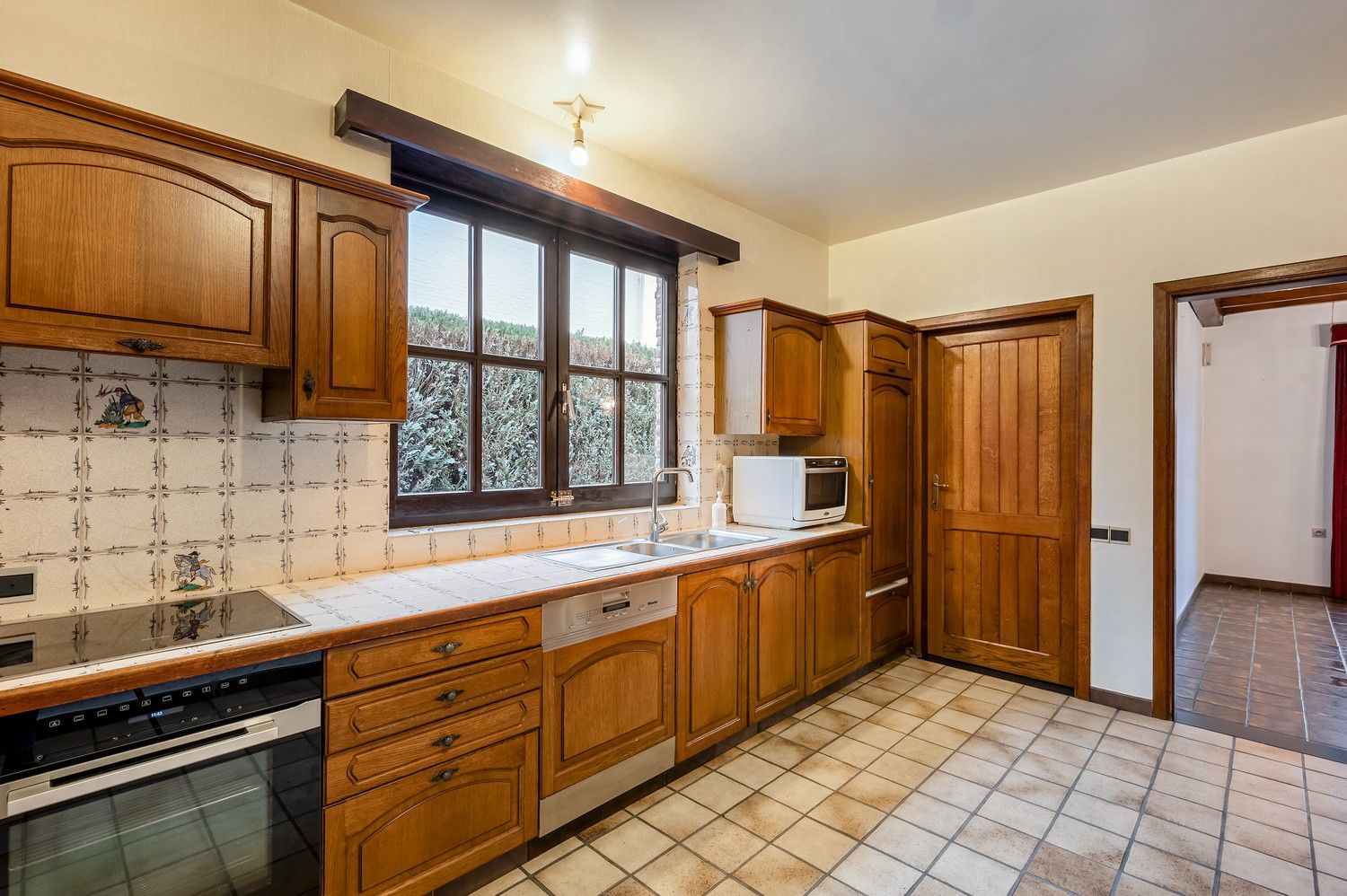 PRACHTIGE OP TE FRISSEN WONING OP EEN RUSTIGE LOCATIE foto 8