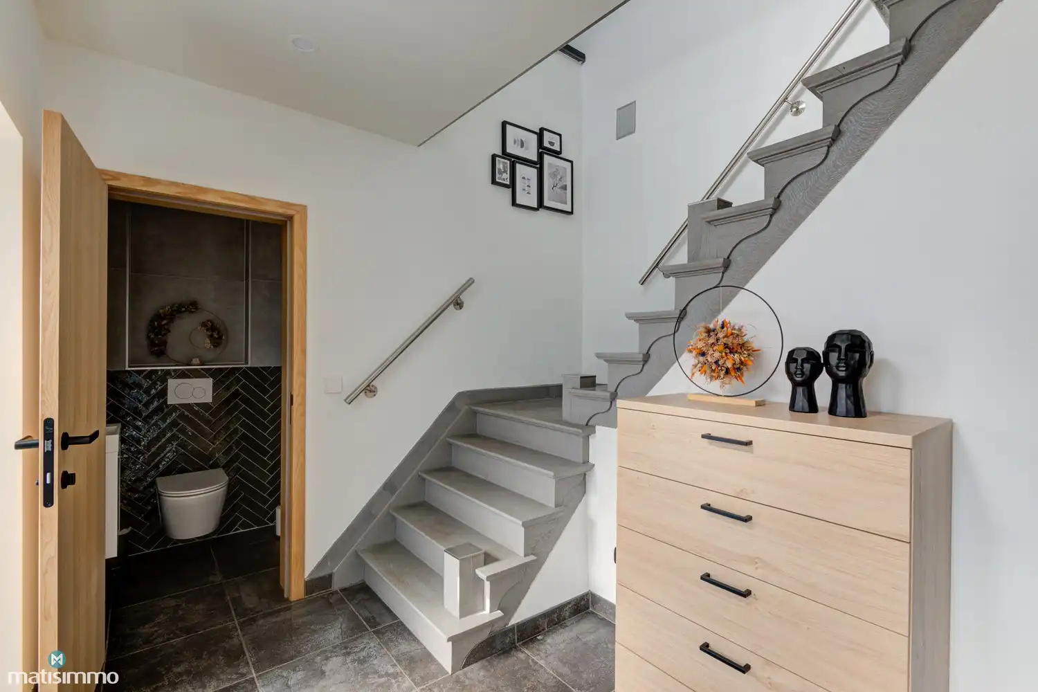 GERENOVEERDE WONING MET 3 SLAAPKAMERS, RUIME GARAGE EN TUIN (11A 40CA) TE BILZEN foto 3