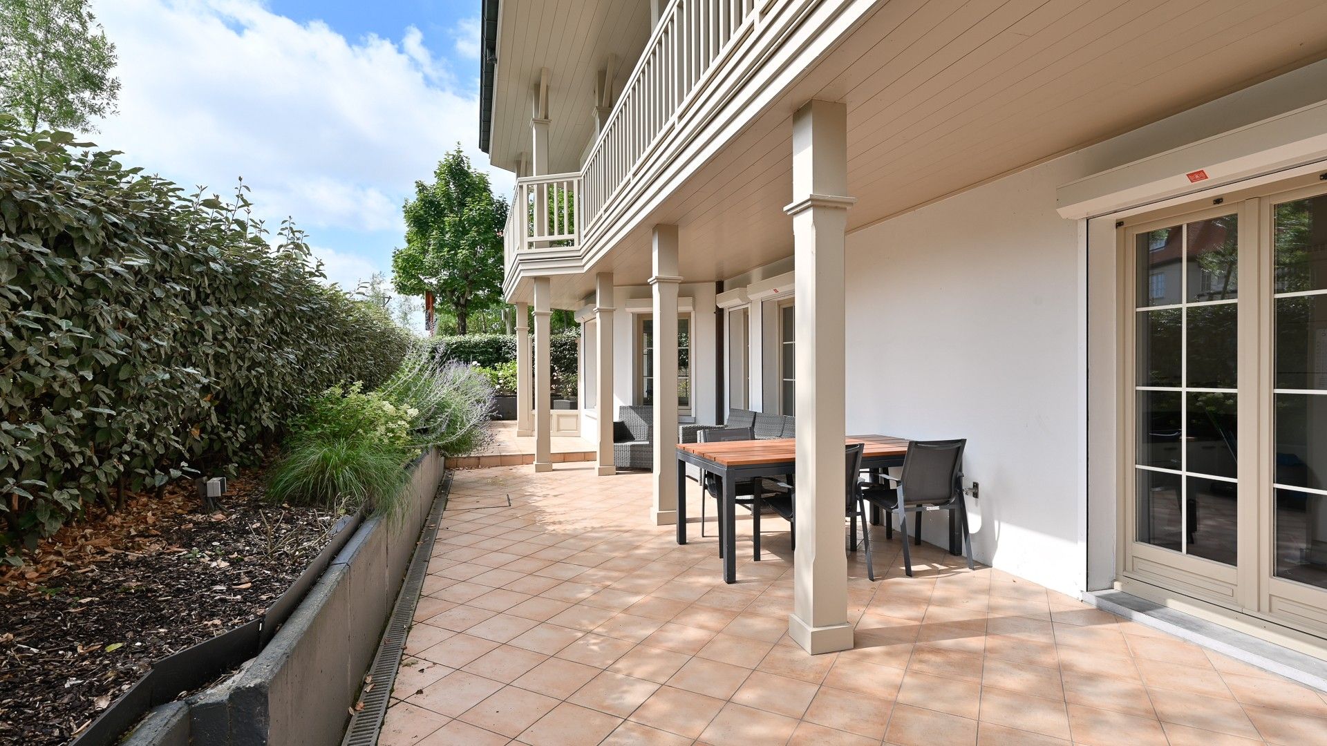 Heel ruim appartement van 165m² in de villaresidentie Elysée vlakbij het strand en het Albertplein, hartje Zoute. foto 13