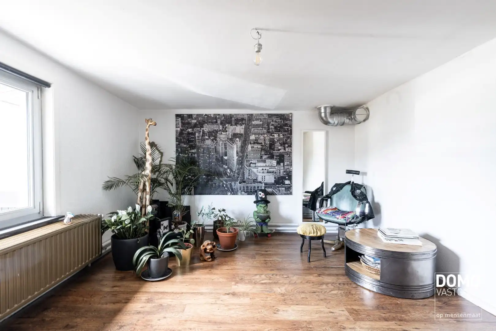 UNIEKE EIGENDOM MET WONING, 2 APPARTEMENTEN EN MAGAZIJNEN OP 13A88CA foto 6