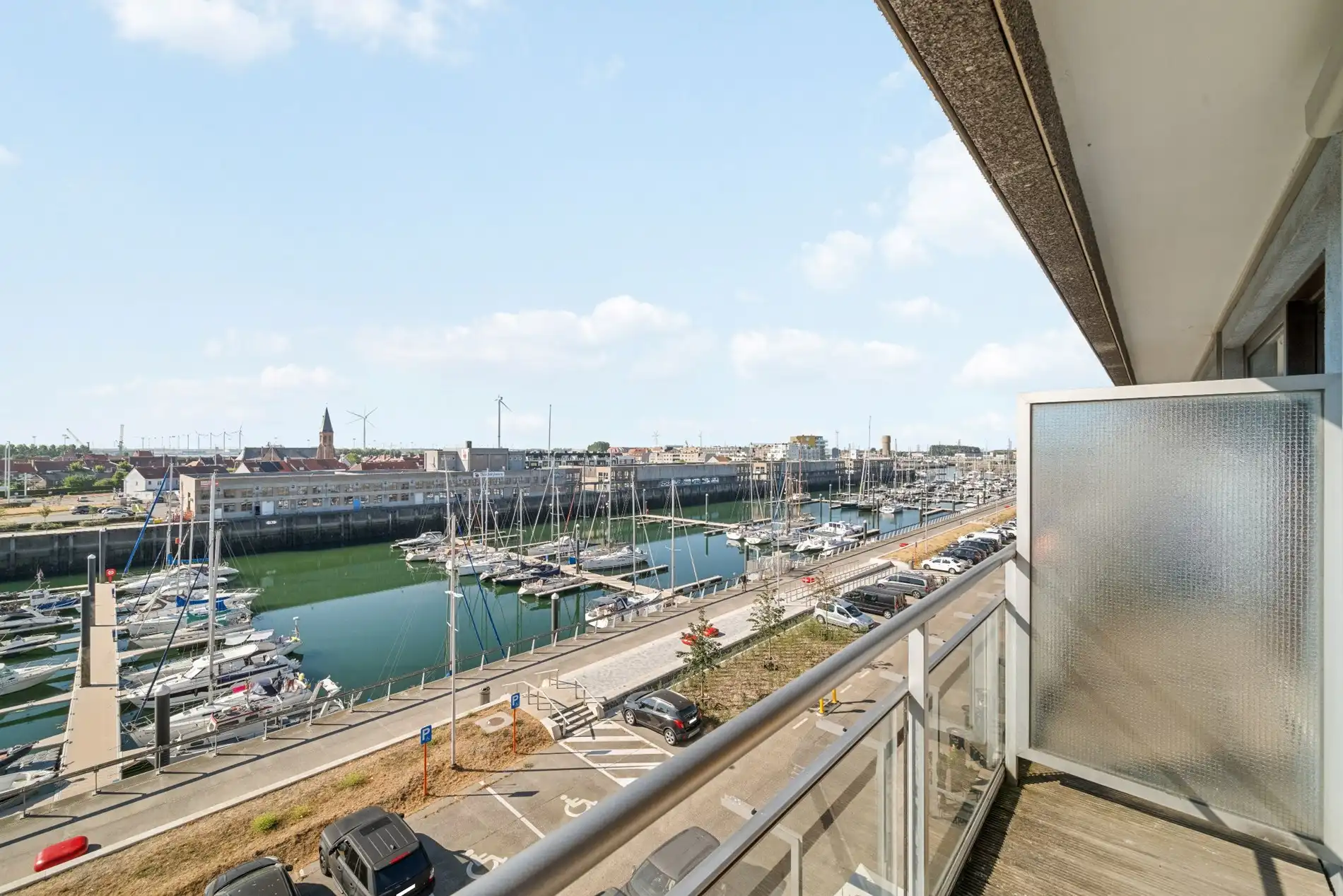 Zonnig appartement aan de jachthaven te Zeebrugge foto 3