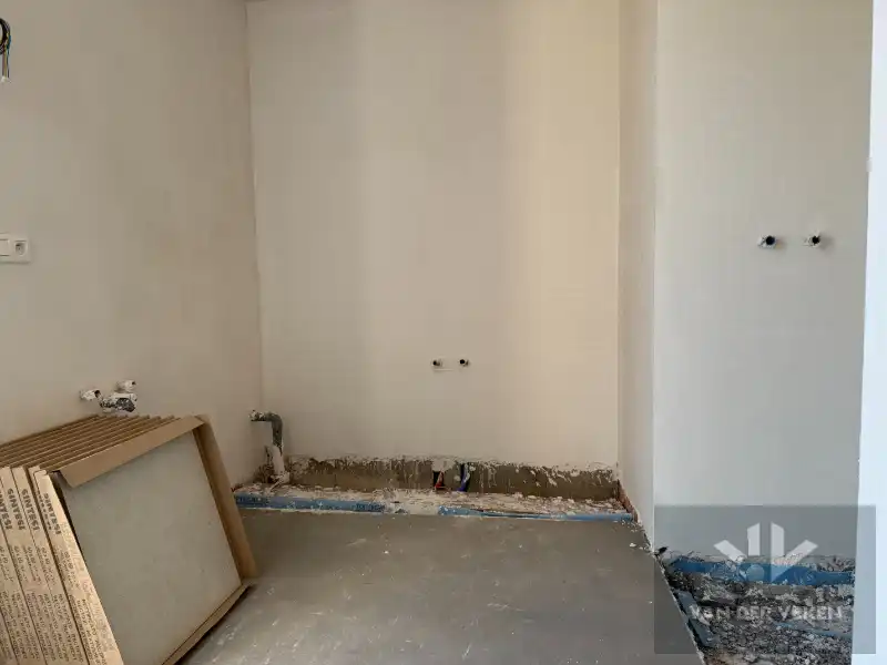 Ruime half open BEN-woning met 4 slaapkamers en inpandige garage te bewonderen in het gezellige Kermt. foto 13