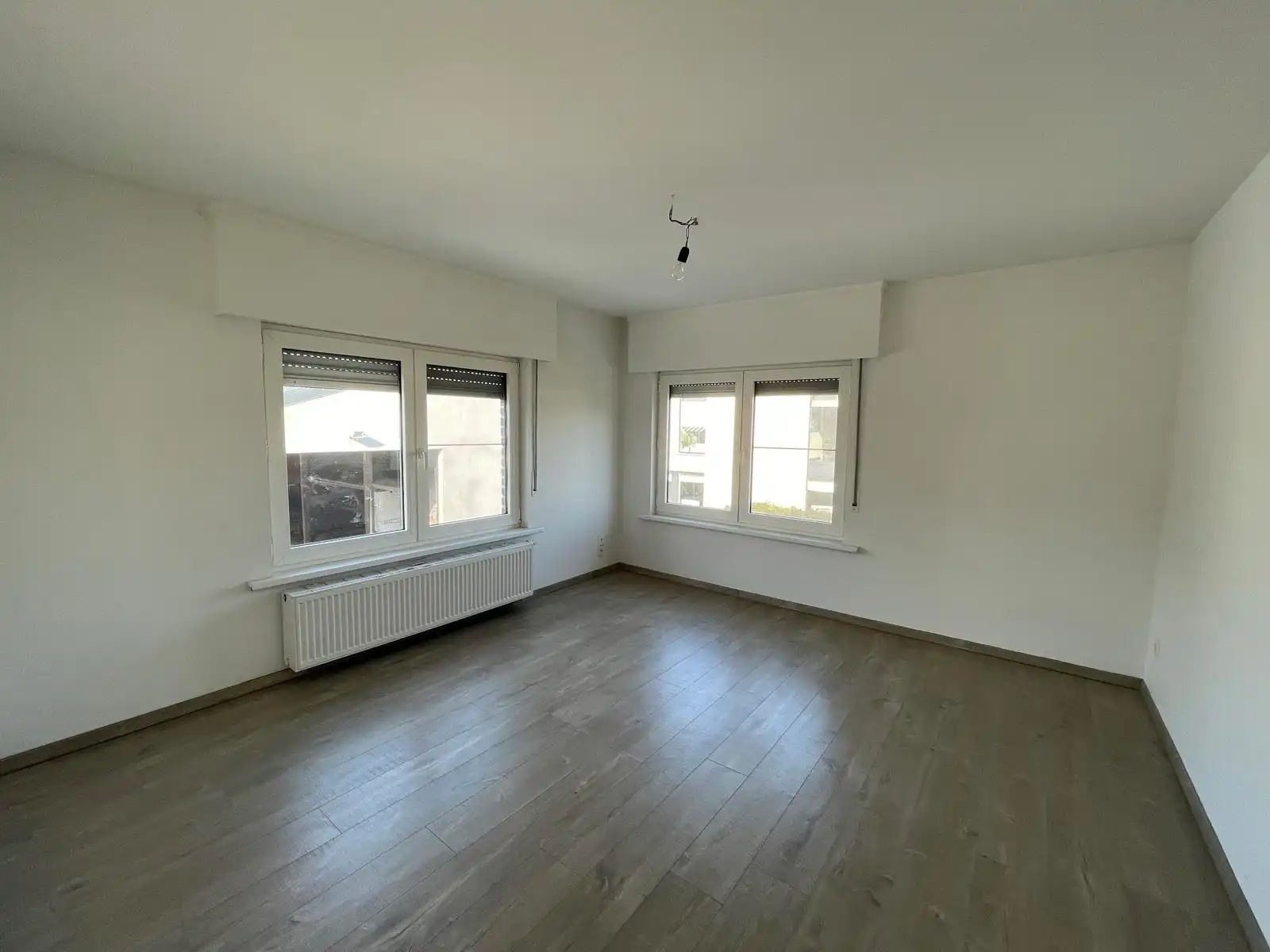 WICHELEN - Ruime woning met multifunctionele loods. foto 11