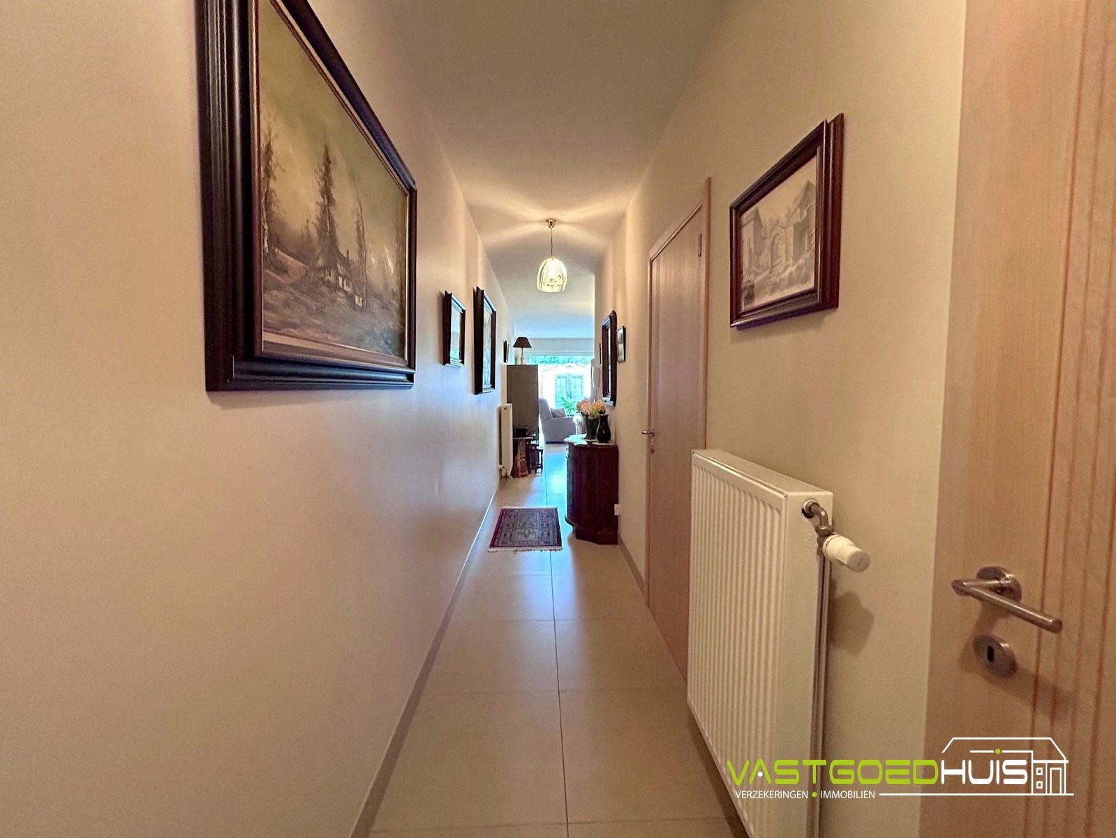 Instapklaar, gelijkvloers appartement met garage foto 13