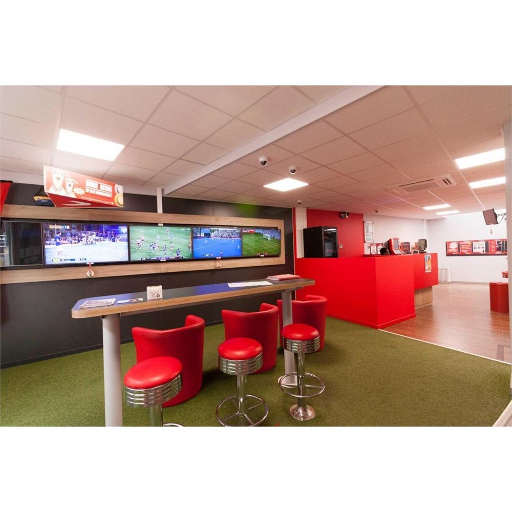 CENTRAAL GELEGEN HANDELSGELIJKVLOERS foto 4