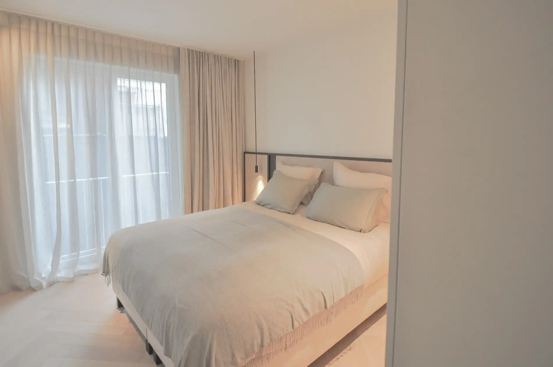 Uitzonderlijk, tijdloos volledig gerenoveerd appartement met een open zicht . foto 32