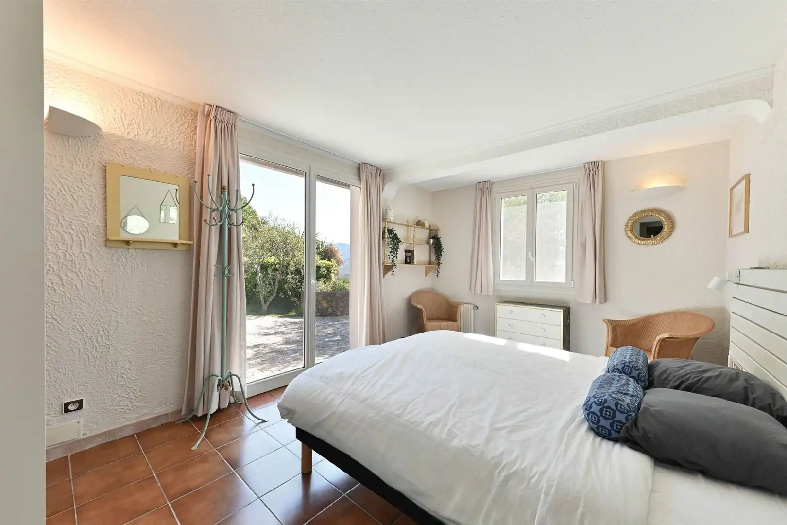 Volledig gerenoveerde villa met wellness en panoramisch uitzicht nabij Nice foto 16