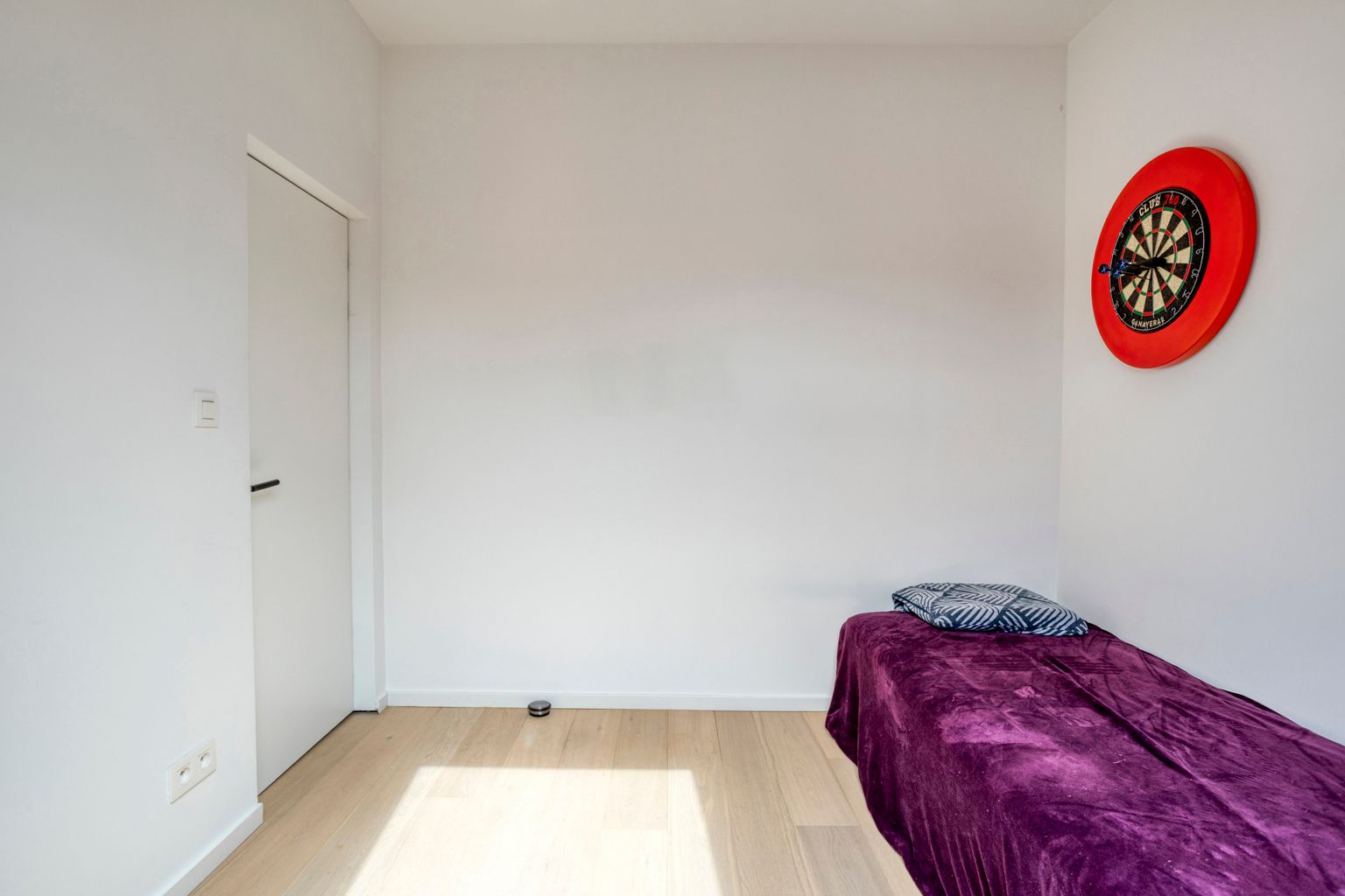 MOOI GERENOVEERDE WONING MET DAKTERRAS EN DUBBEL GARAGE foto 23
