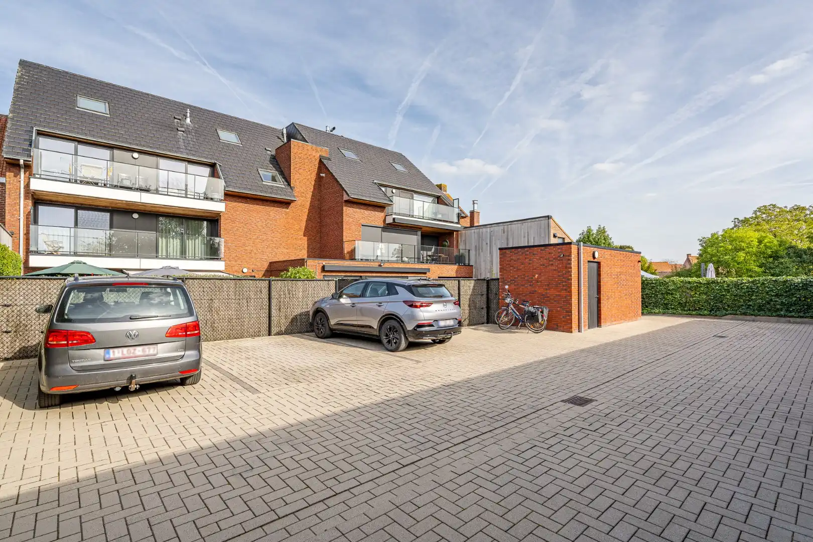 Instapklaar duplex-appartement met 3 slaapkamers, 2 terrassen en garage in Moorslede foto 18